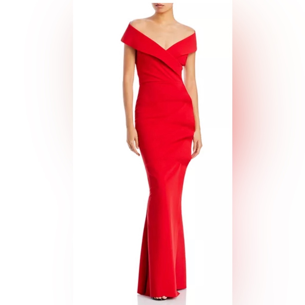 Chiara Boni La Petite Robe
Off The Shoulder Maxi Dress